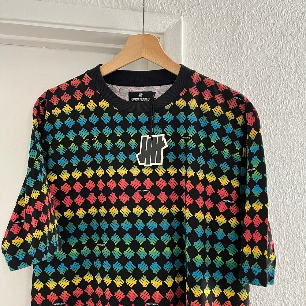 Undefeated Ruthless 07 All Over Print Shirt Mens Medium‎ AOP Rainbow